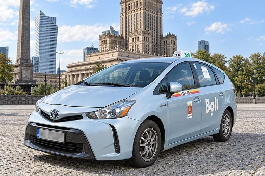 Toyota Prius+ Hybrid в парке G CAR Partner в Варшаве