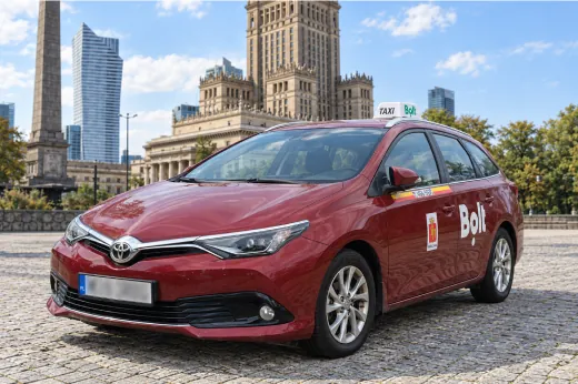 Toyota Auris Hybrid в парке G CAR Partner в Варшаве